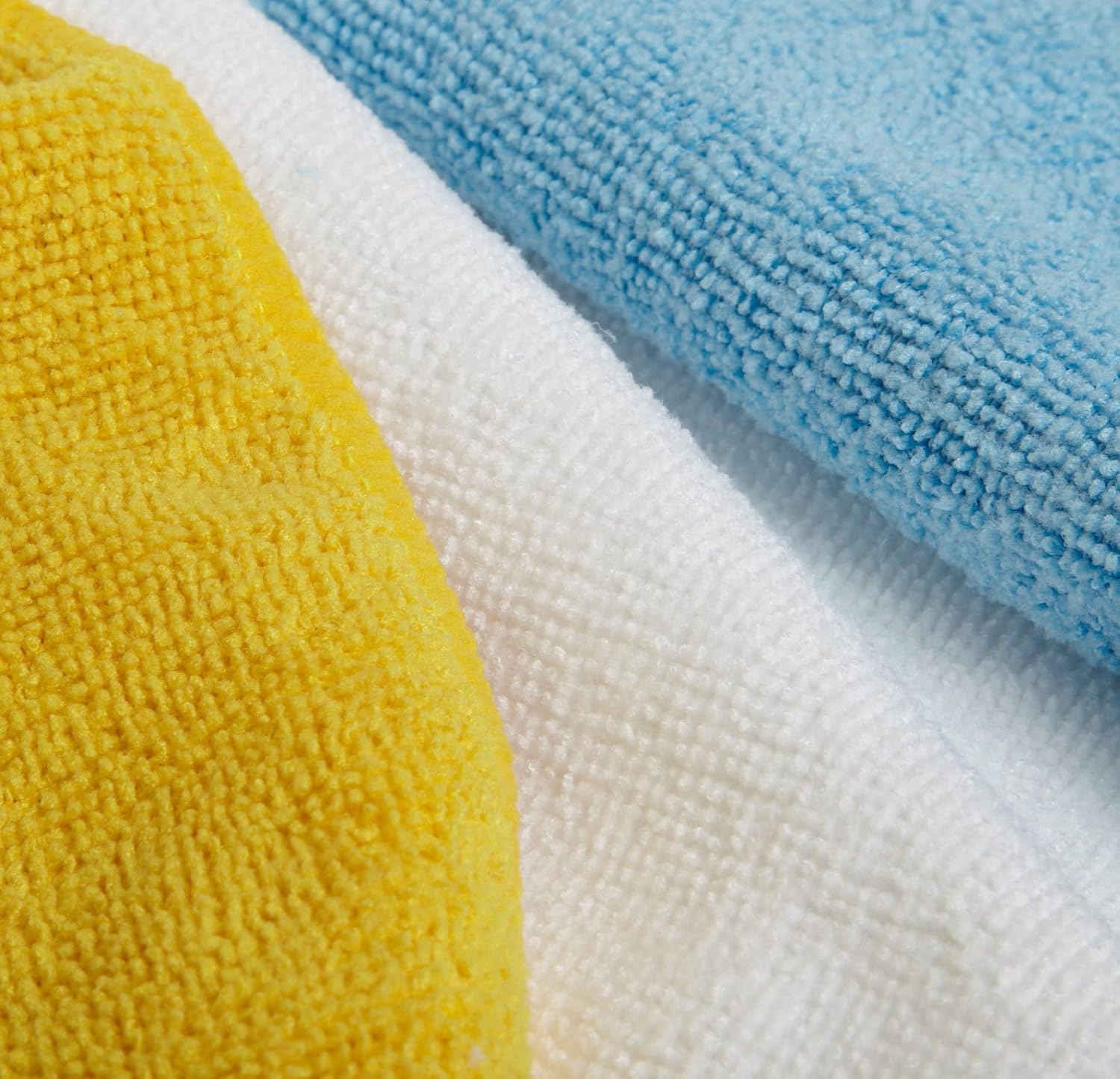Highlights the soft, high-quality texture of the product's material to emphasize comfort and premium feel.