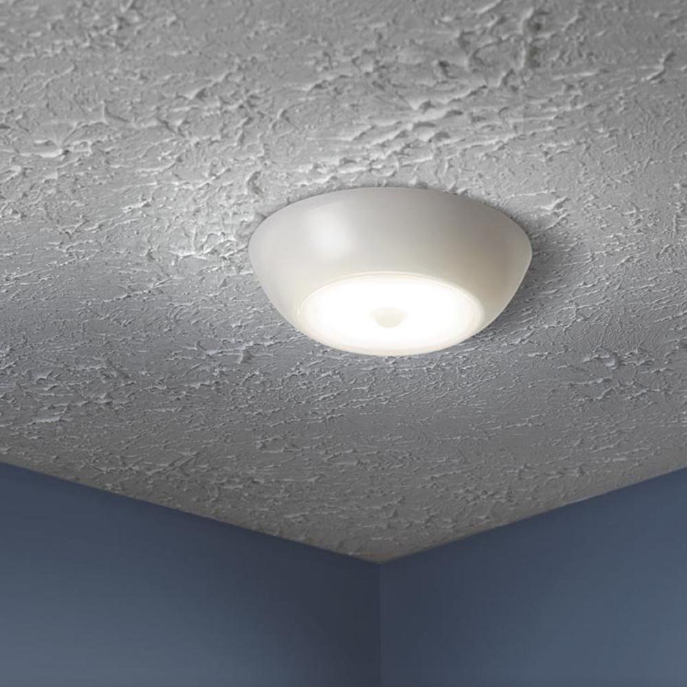 Demonstrates the product's ability to provide hands-free illumination, enhancing convenience and safety in dark areas.